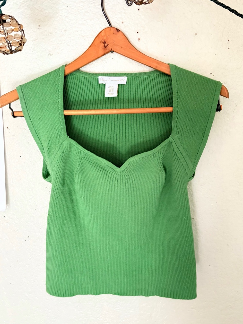 House of Harlow ribbed green top